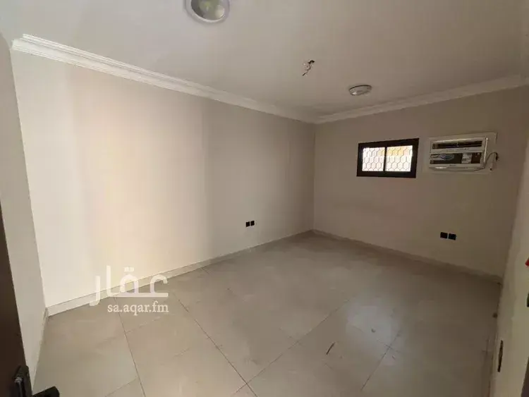 شقة للإيجار في حي العزيزية - الرياض