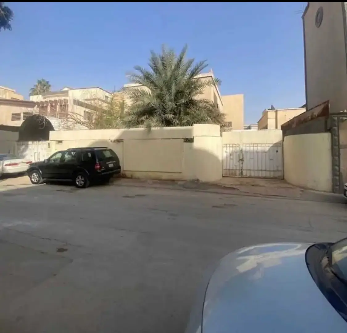 فيلا للبيع في حي الملز - الرياض