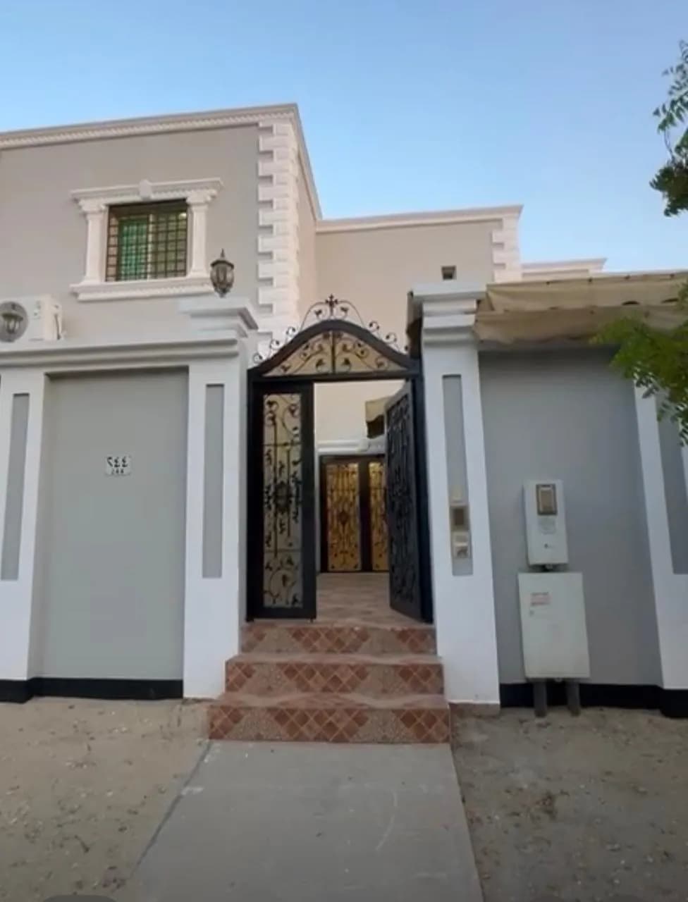 فيلا للبيع في حي الاحياء الشرقيه - مدينه الجبيل الصناعيه