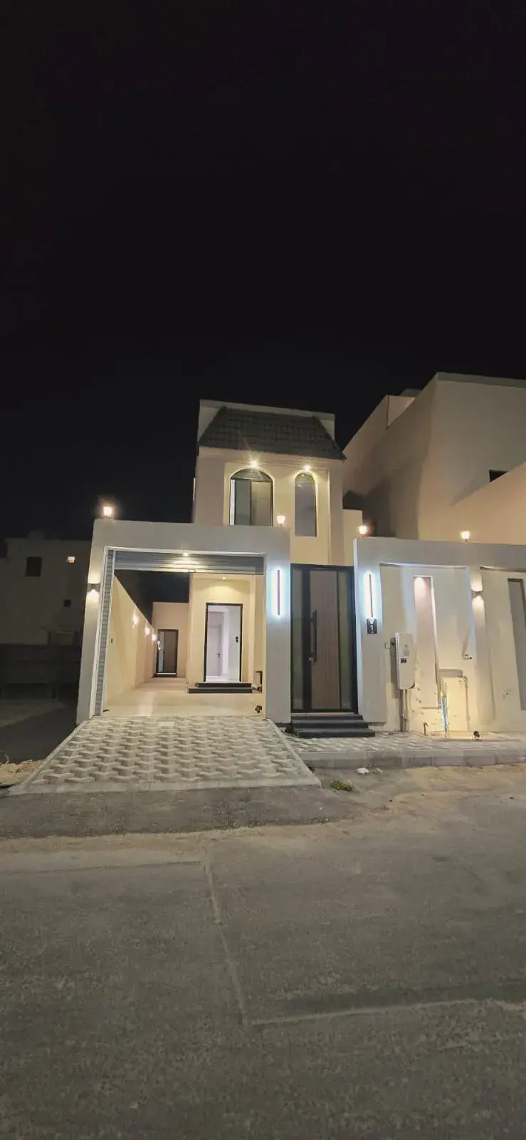 Villa for sale in Al Amwaj