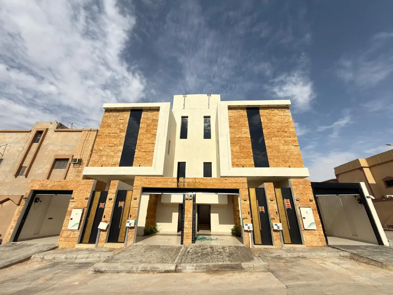 Apartment for sale in Middle Al Uraija