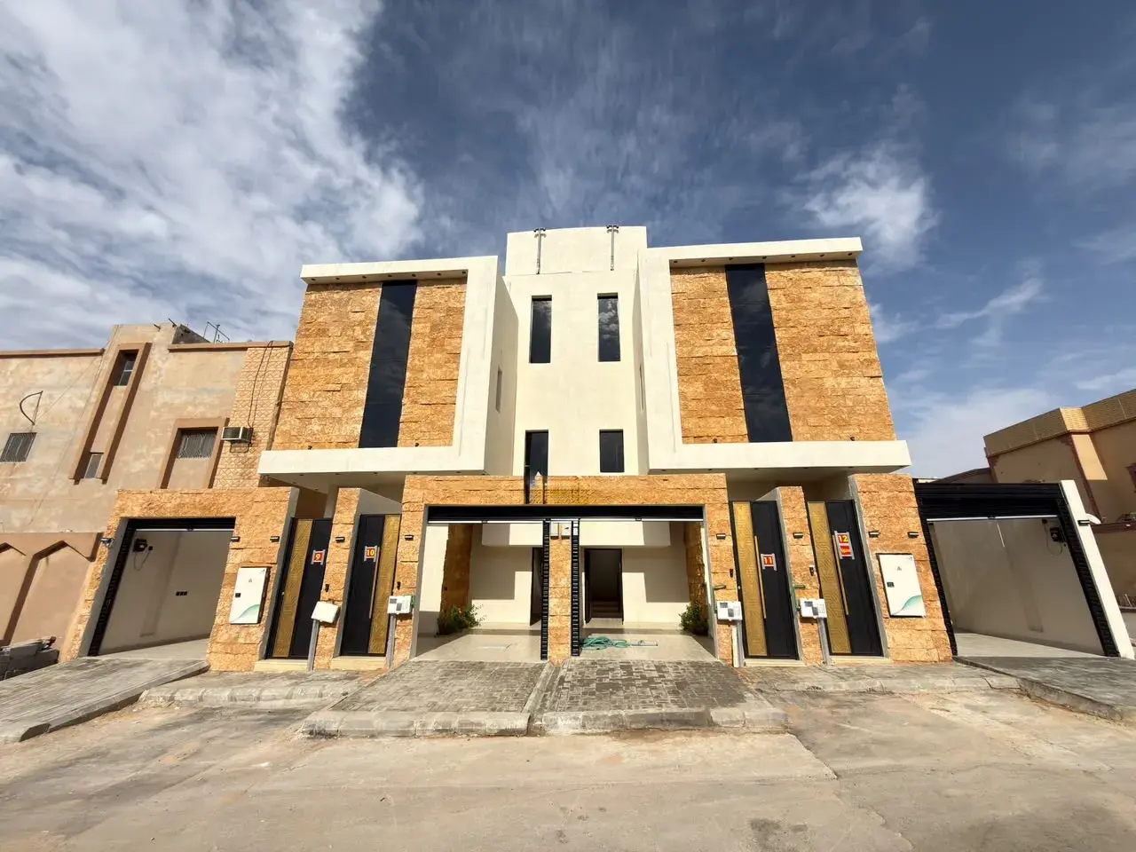 Apartment for sale in Middle Al Uraija