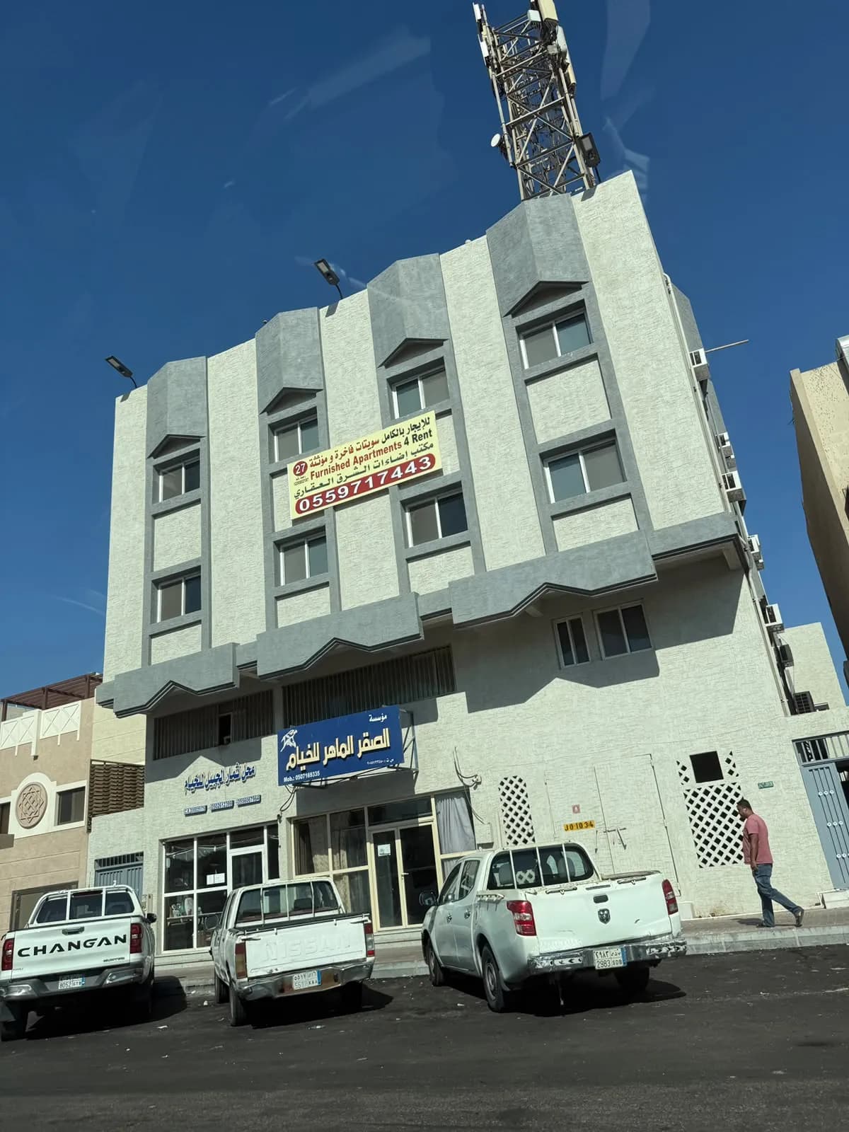 عمارة للإيجار في حي الدانة - الجبيل