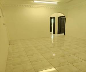 عمارة للإيجار  في  تبوك حي الورود