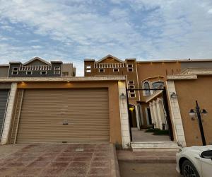 فيلا للإيجار  في  الرياض حي عكاظ