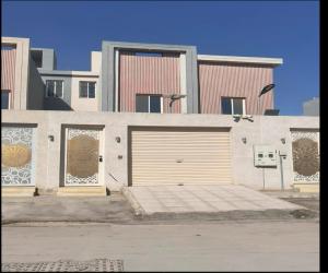 دور للإيجار  في  الرياض حي بدر