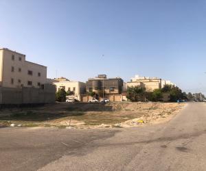 ارض للبيع  في  القطيف حي الصواري