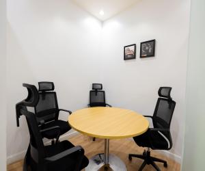 مكتب للإيجار  في  الرياض حي العارض