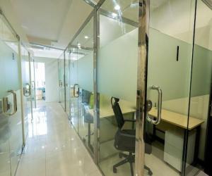 مكتب للإيجار  في  الرياض حي العارض